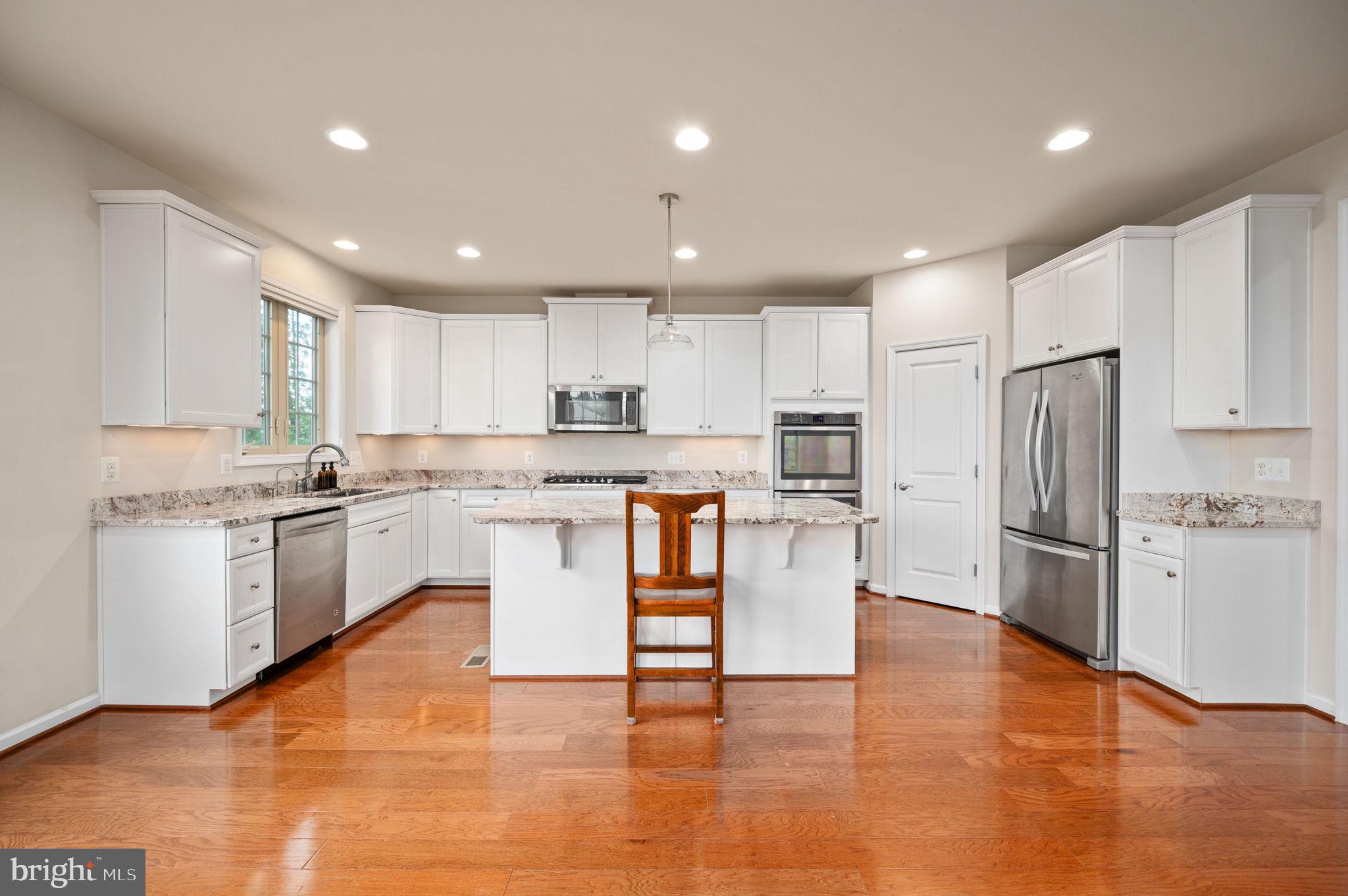 6601 Bartrams Forest Ln