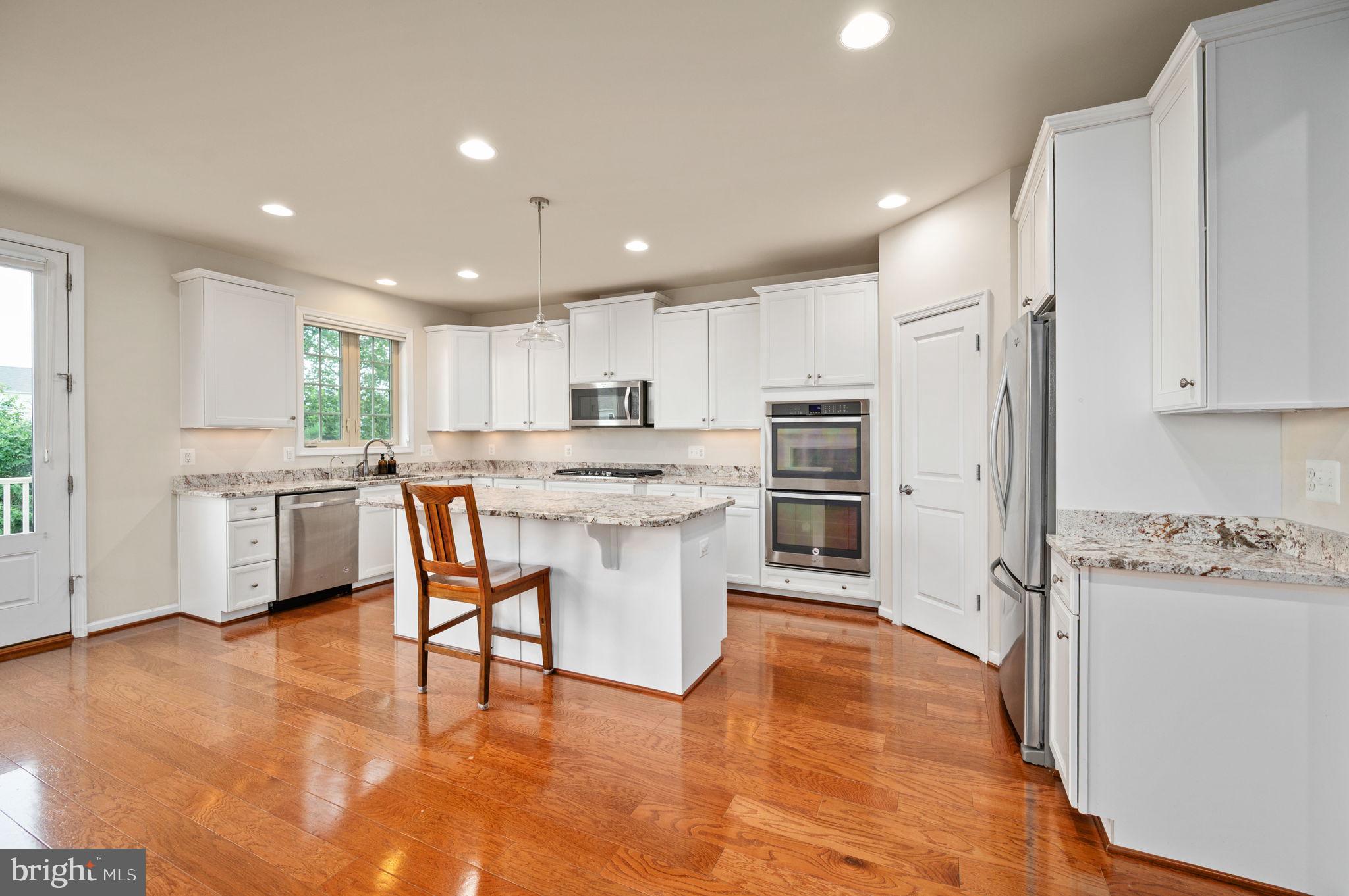 6601 Bartrams Forest Ln