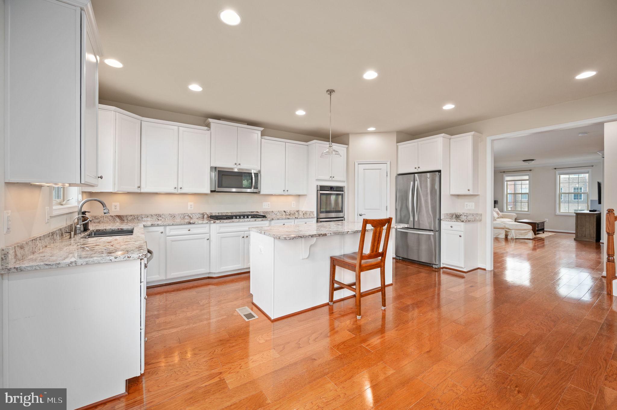 6601 Bartrams Forest Ln