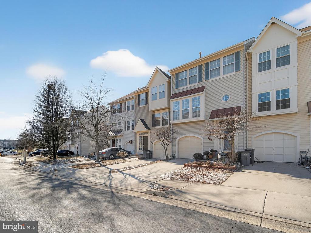 7964 FLAGER CIRCLE