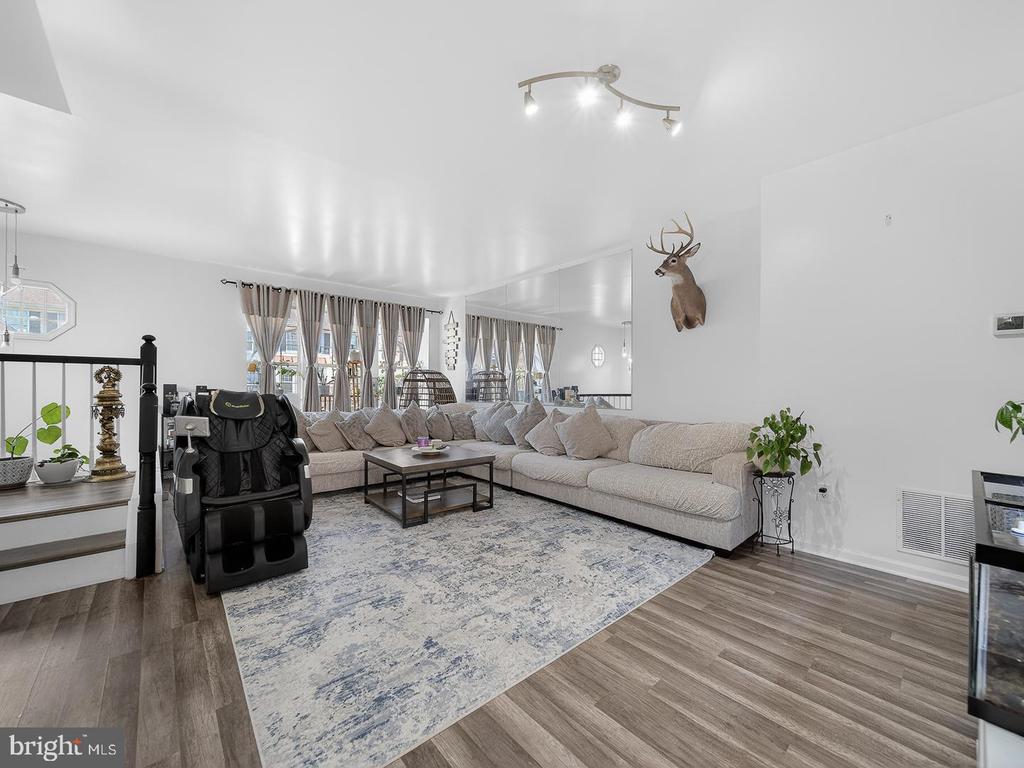 7964 FLAGER CIRCLE
