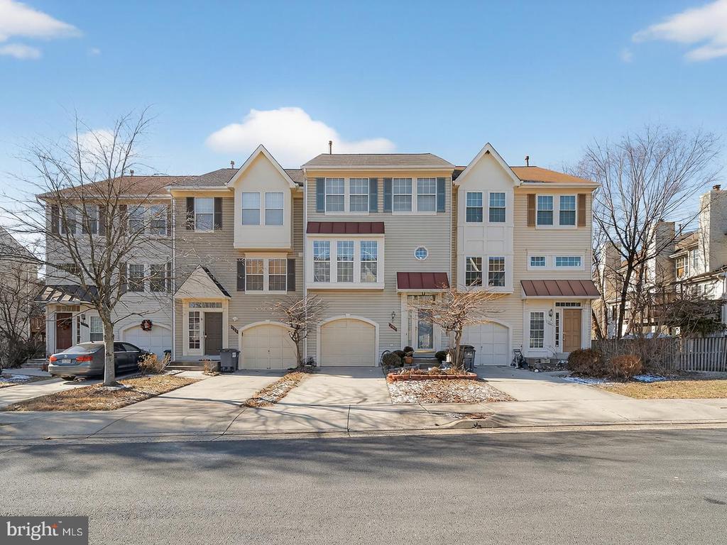 7964 FLAGER CIRCLE