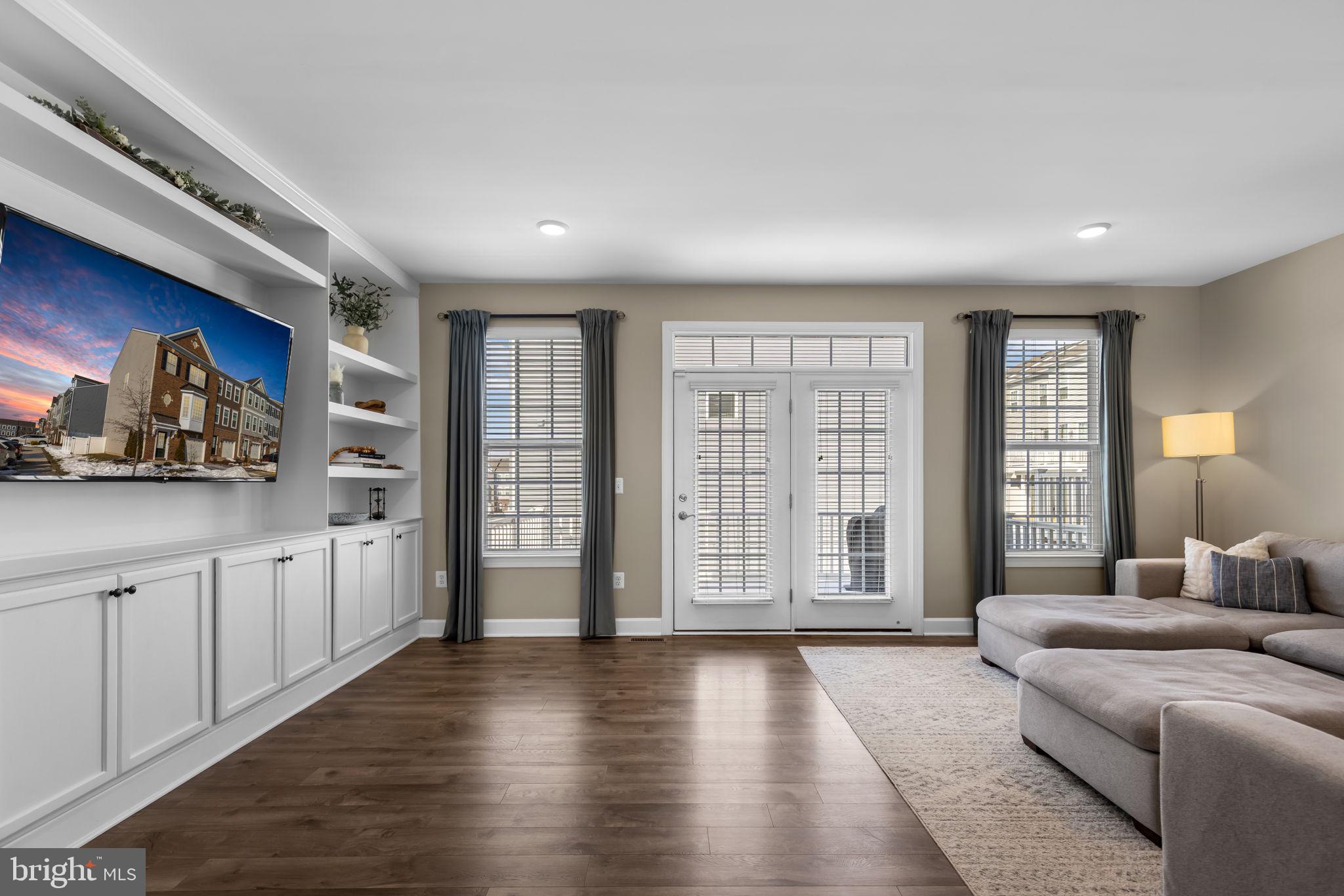 8762 ELSING GREEN DRIVE