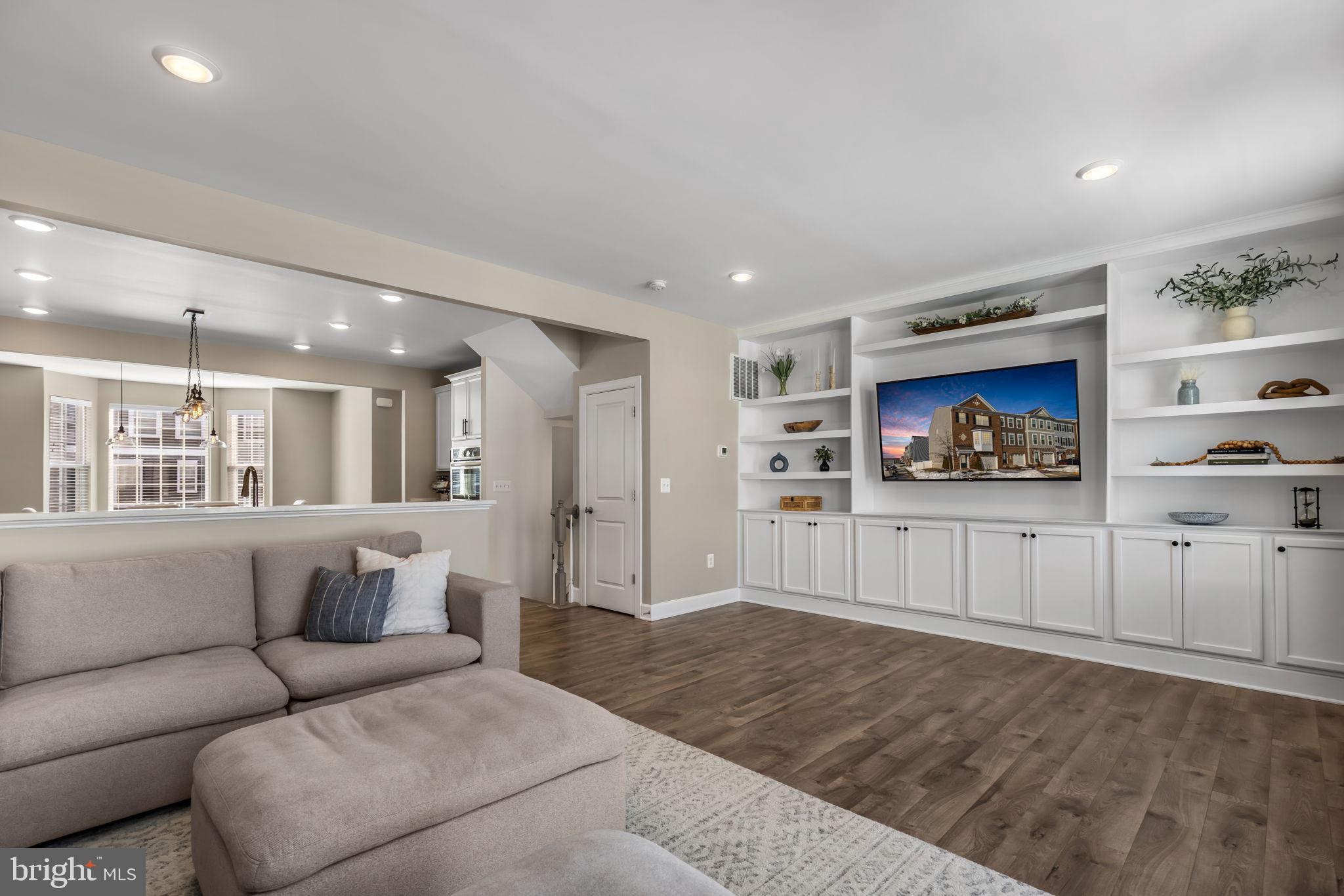 8762 ELSING GREEN DRIVE