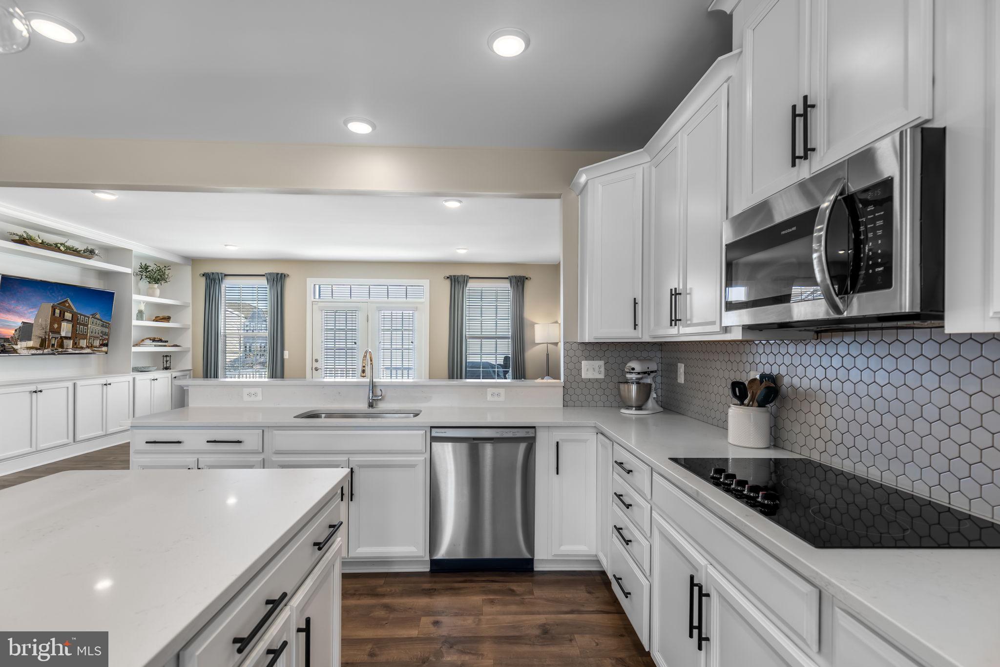 8762 ELSING GREEN DRIVE