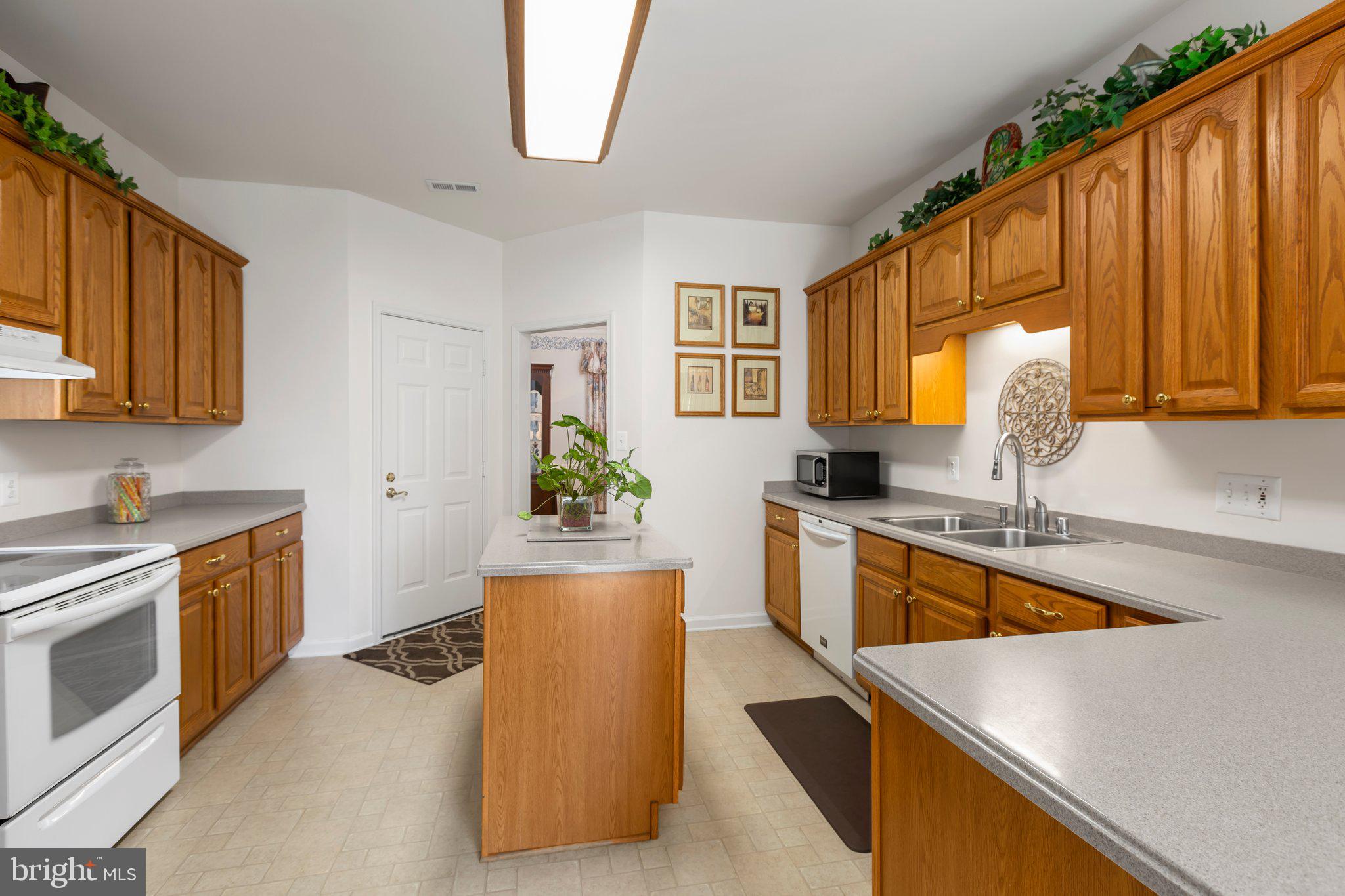 13008 Trench Ct