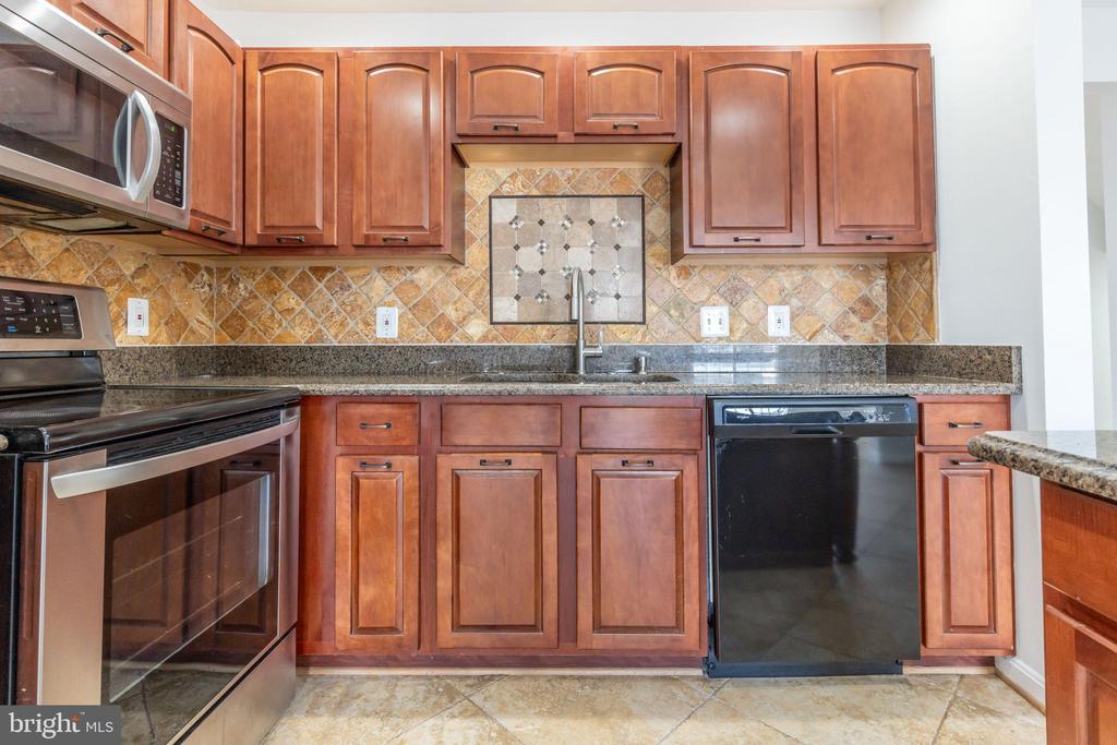 7308 WYTHEVILLE CIRCLE