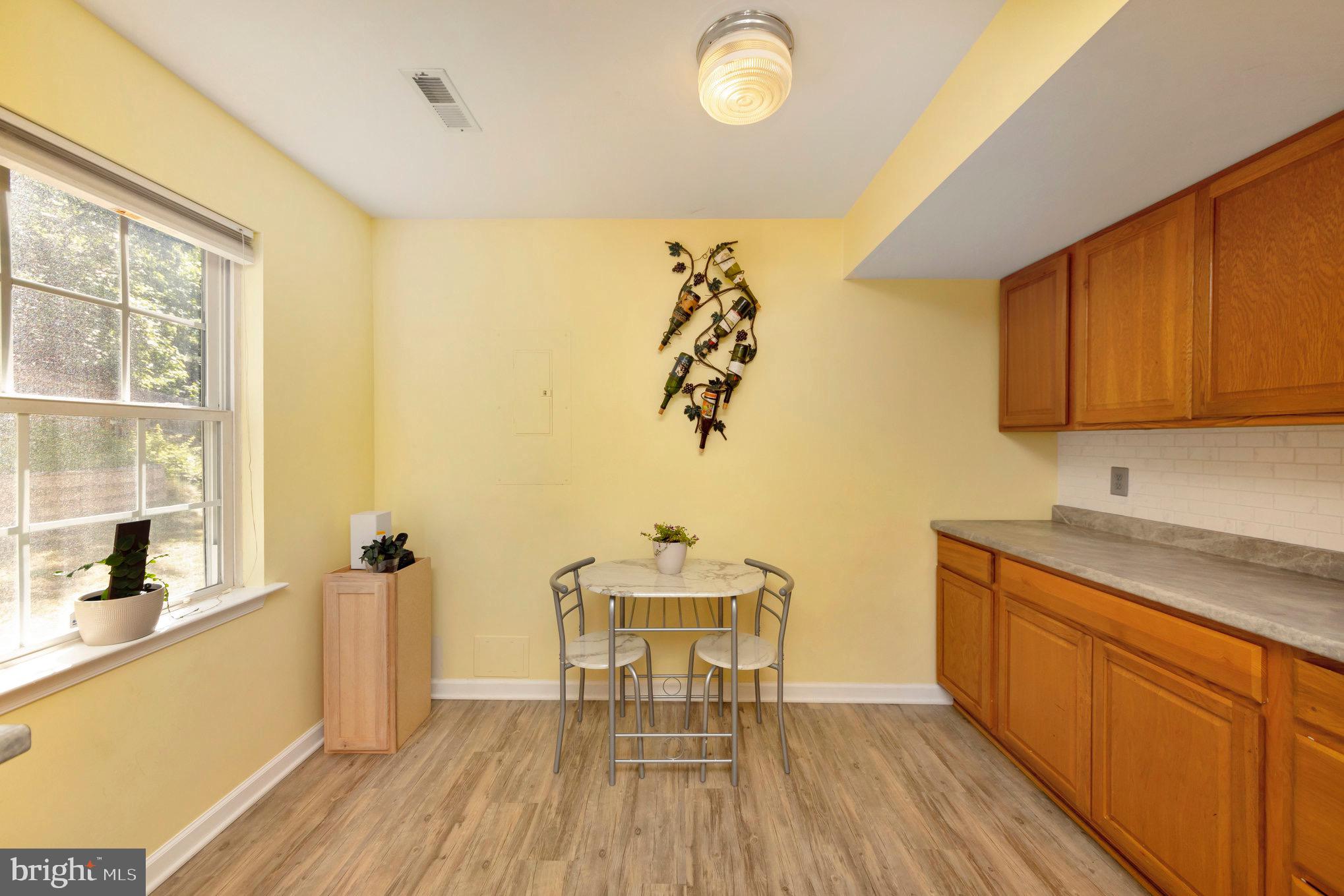 36 Plumosa Dr