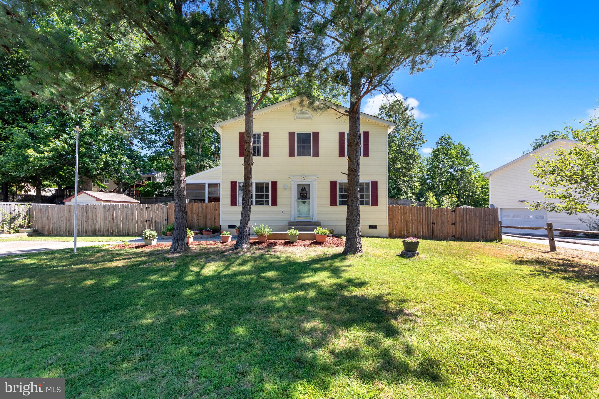 36 Plumosa Dr