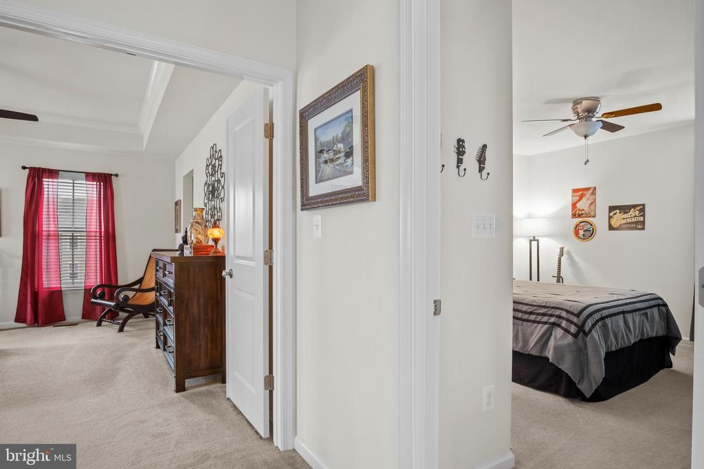 1070 BASSWOOD DR