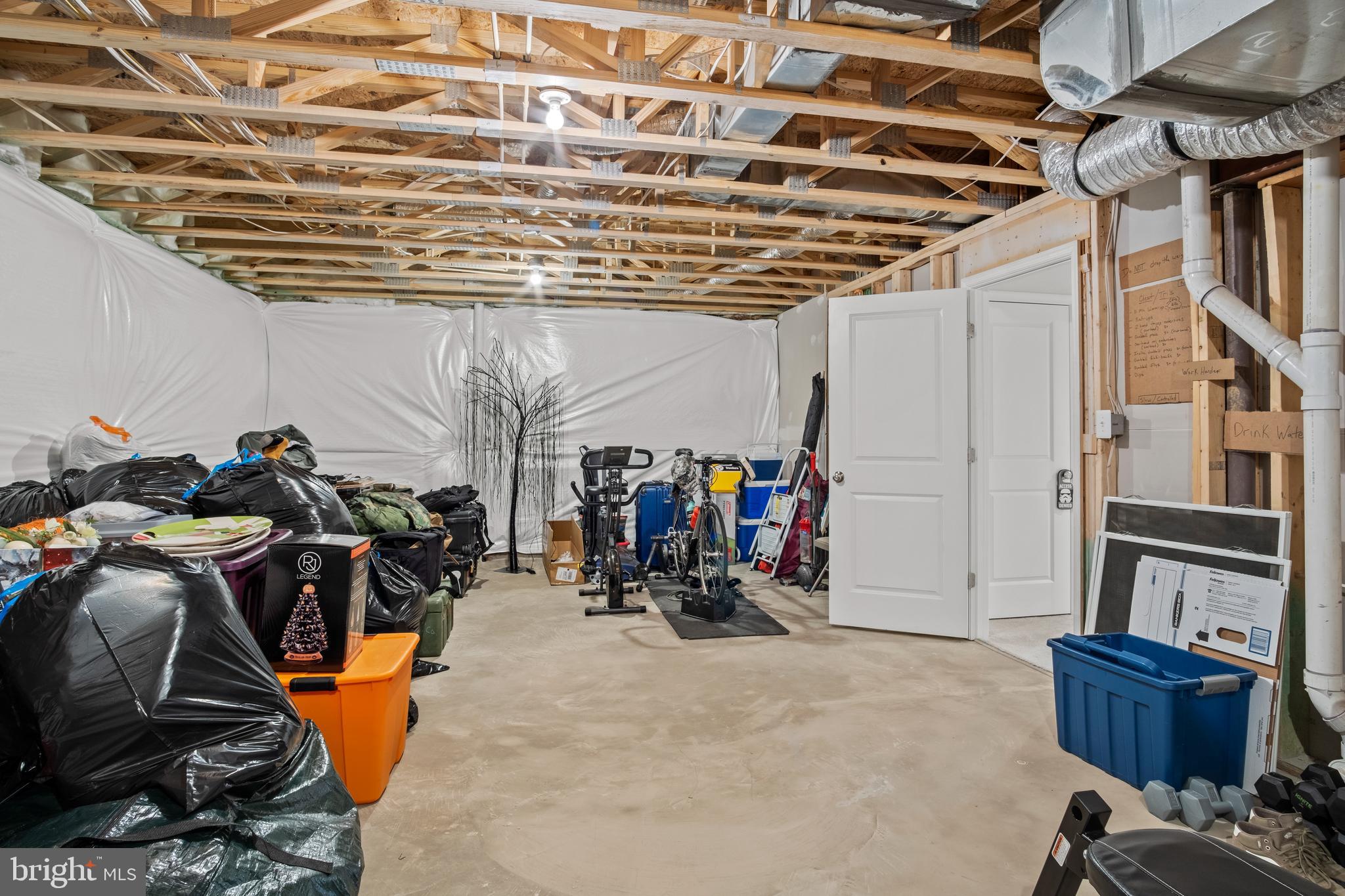 1070 BASSWOOD DR