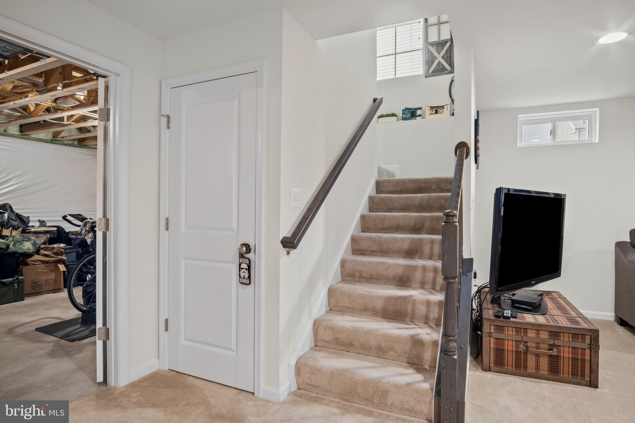 1070 BASSWOOD DR