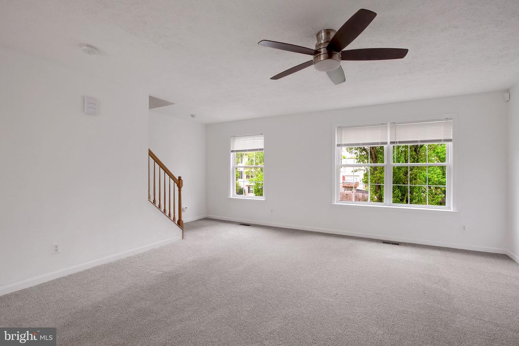521 Clint Ln