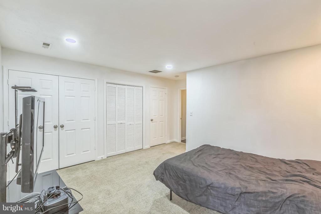 521 Clint Ln