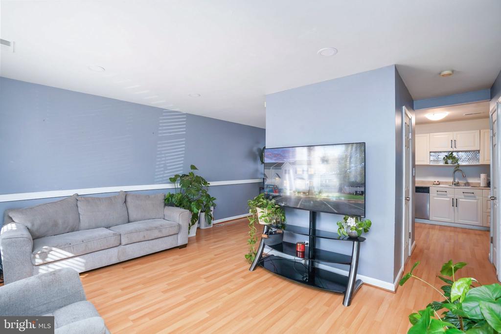 901 Madison Ct