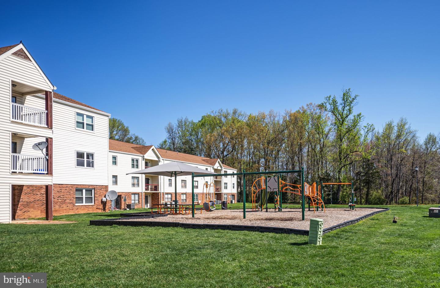901 Madison Ct