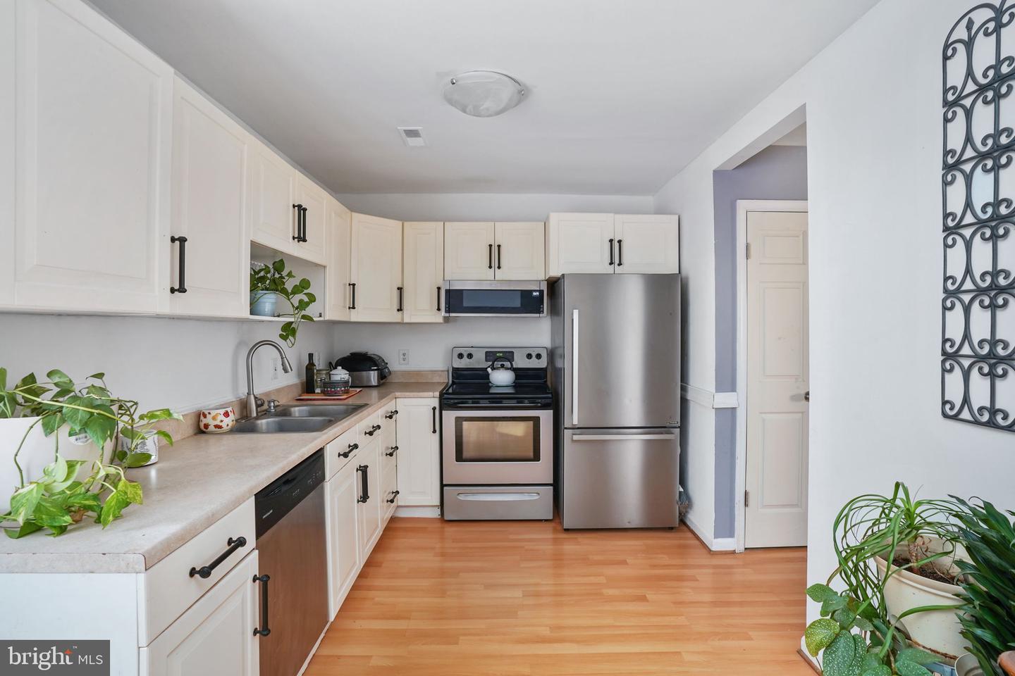 901 Madison Ct