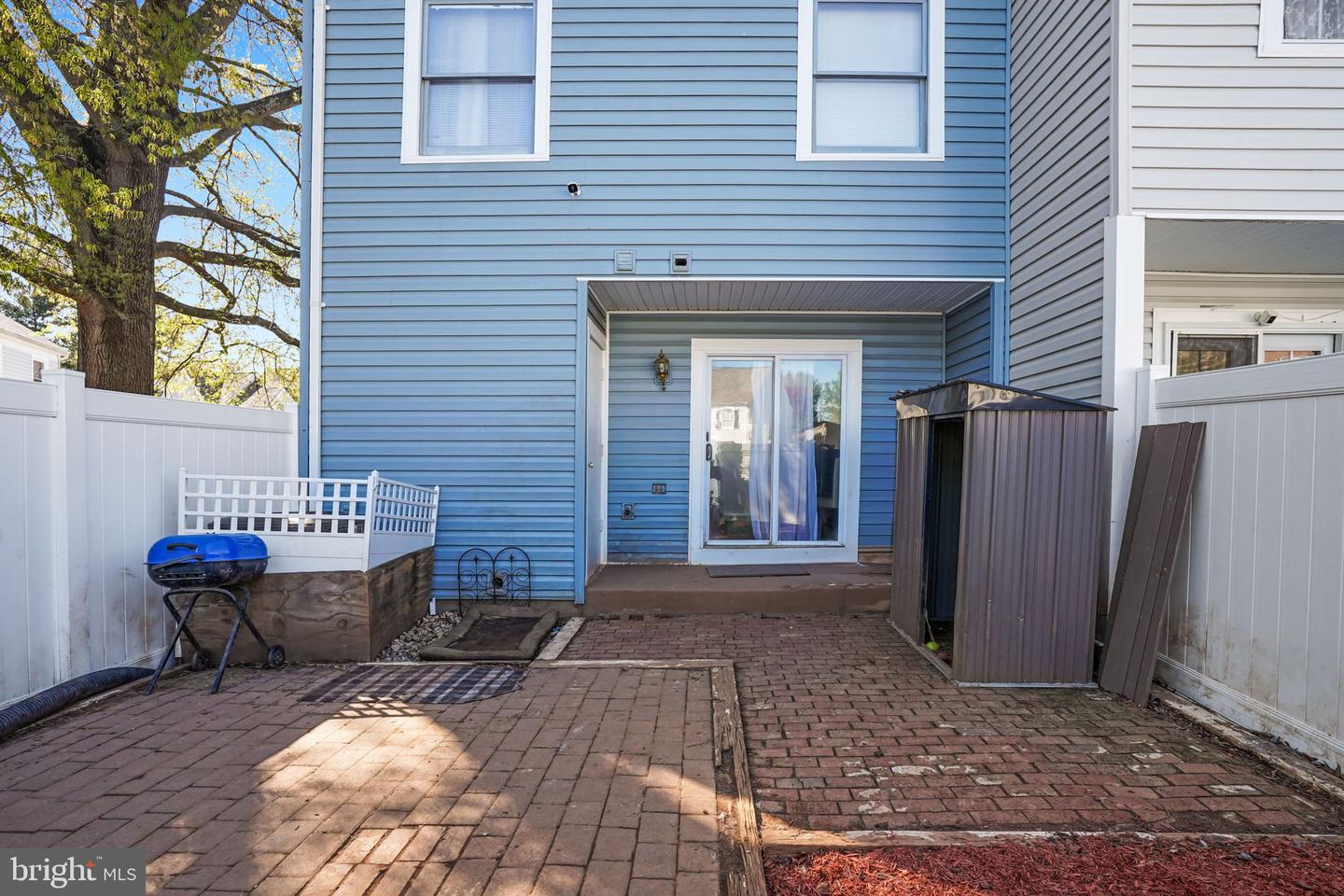 901 Madison Ct
