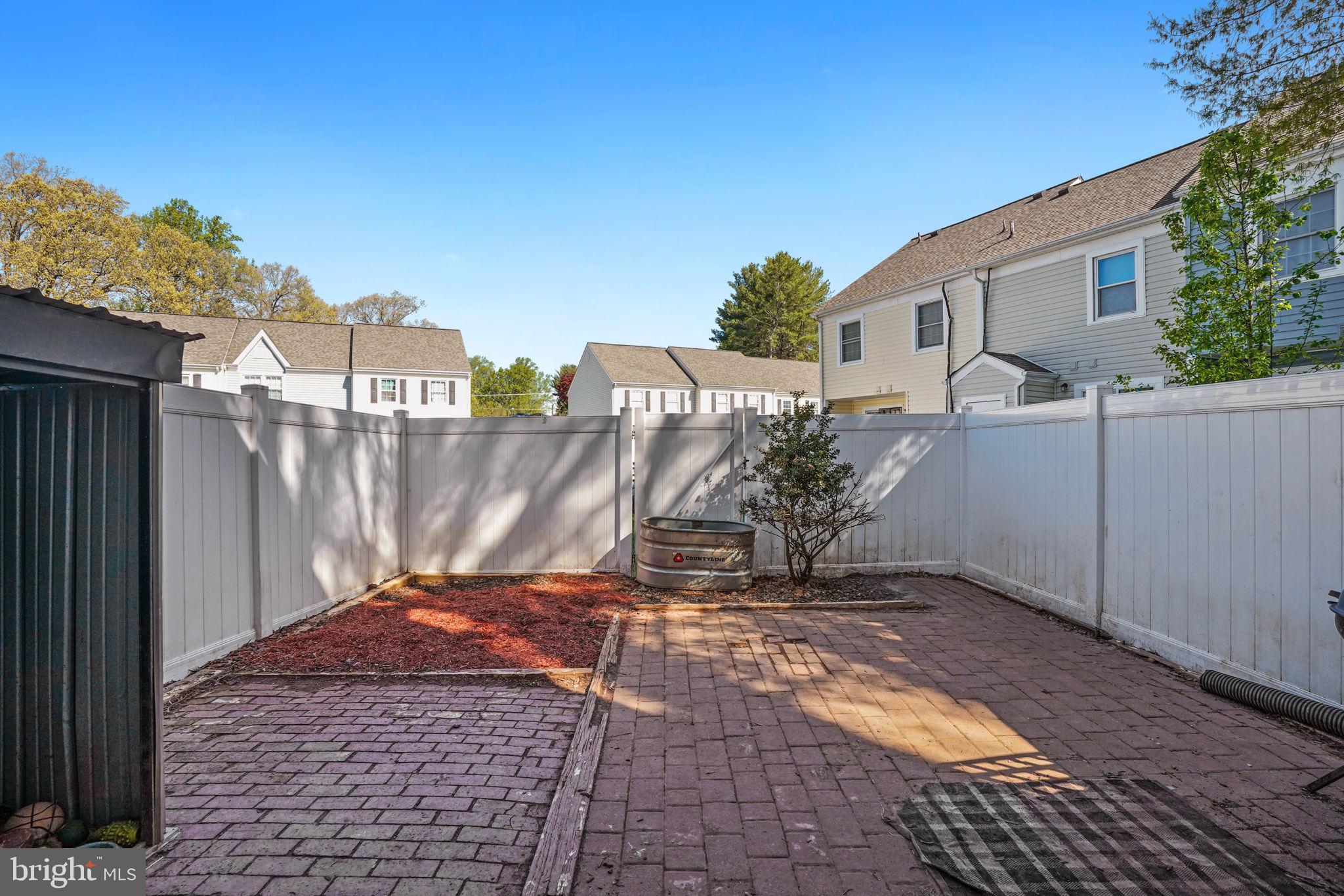 901 Madison Ct