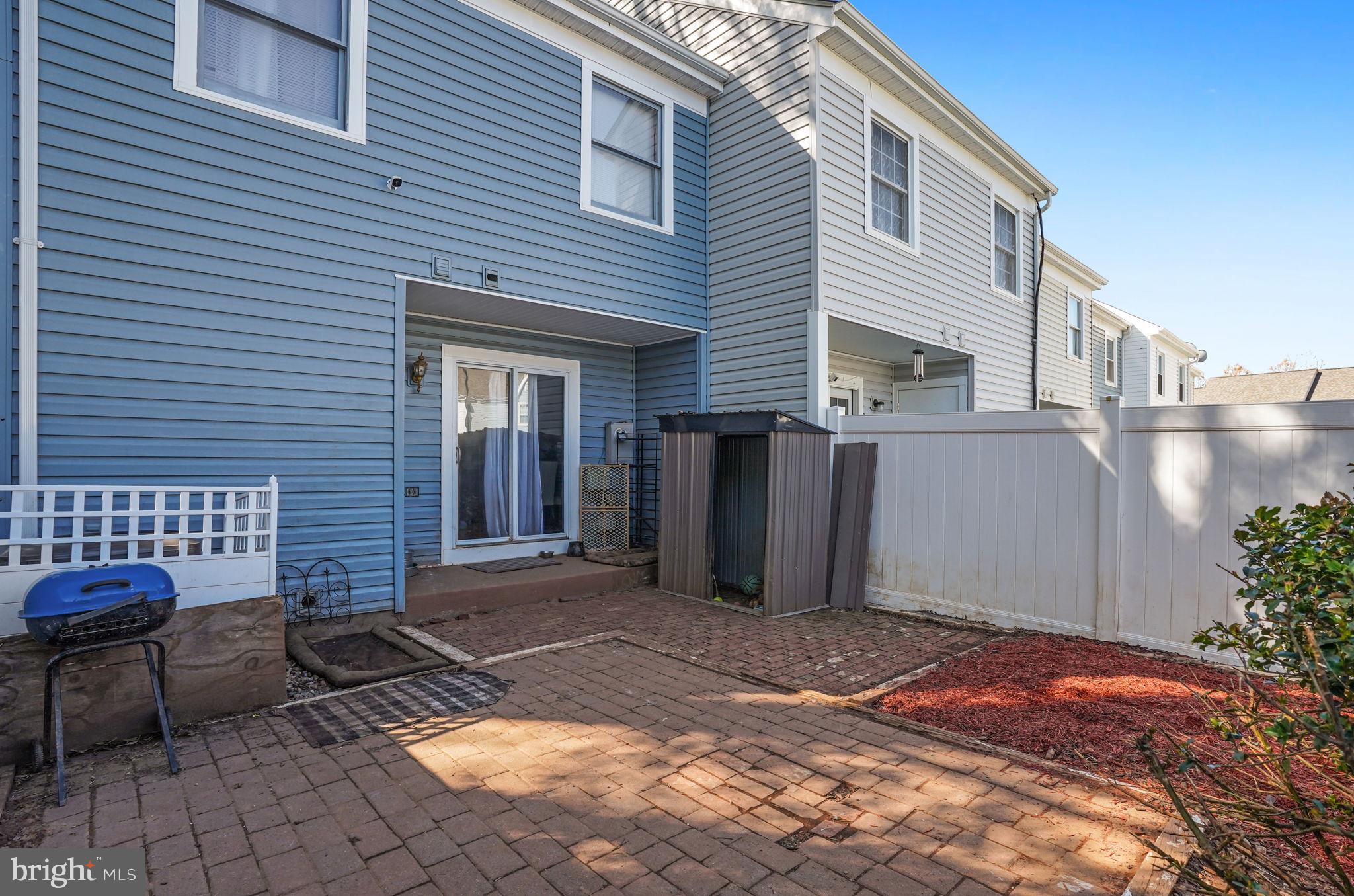 901 Madison Ct