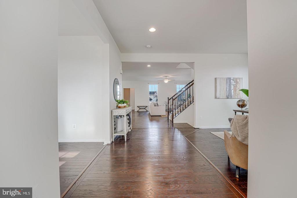 317 FOXGLOVE WAY