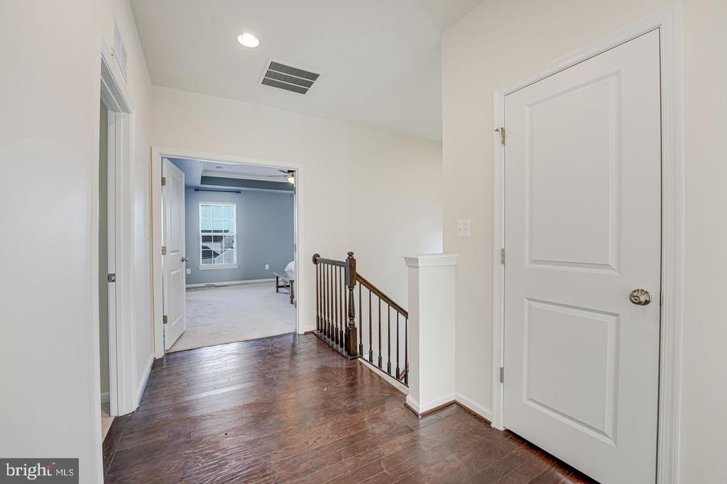 317 FOXGLOVE WAY