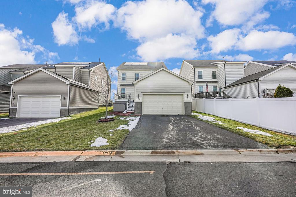 317 FOXGLOVE WAY