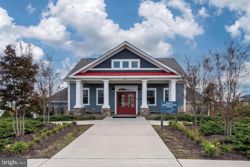 317 FOXGLOVE WAY