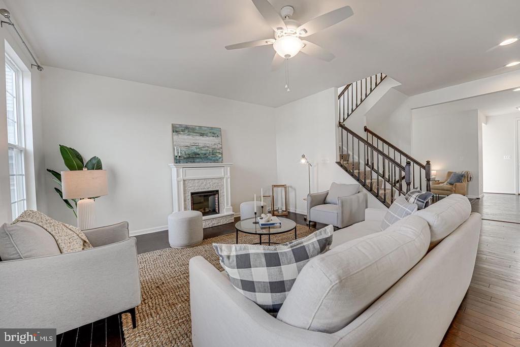 317 FOXGLOVE WAY