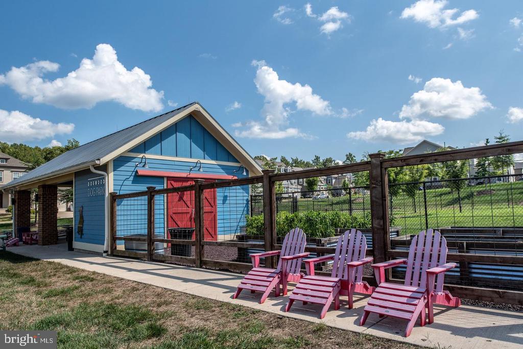 317 FOXGLOVE WAY