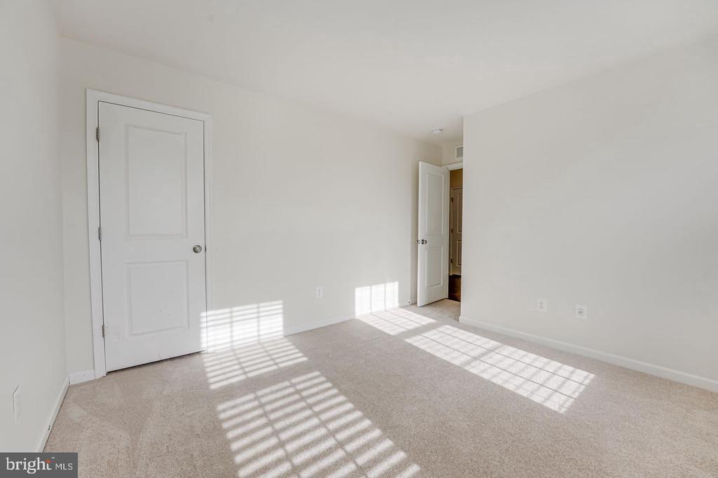 317 FOXGLOVE WAY