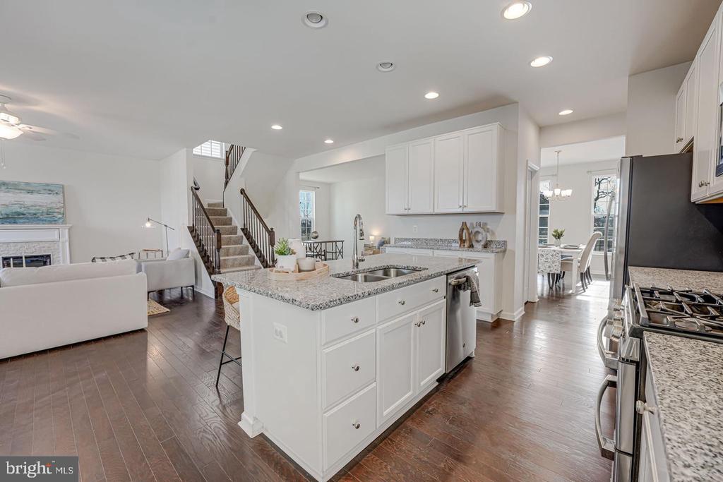 317 FOXGLOVE WAY