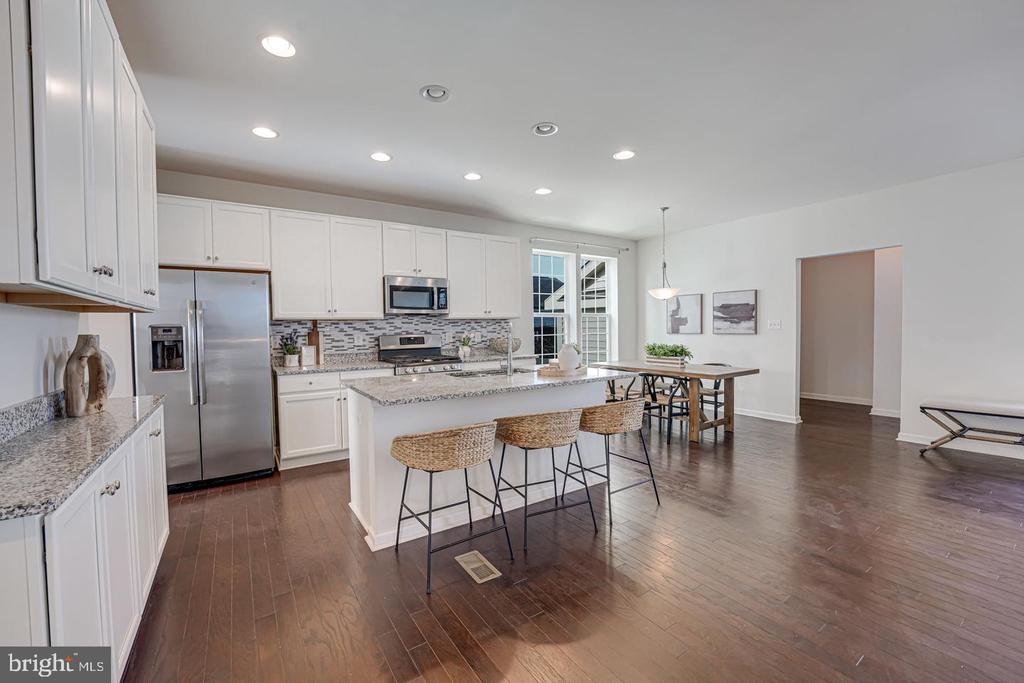 317 FOXGLOVE WAY