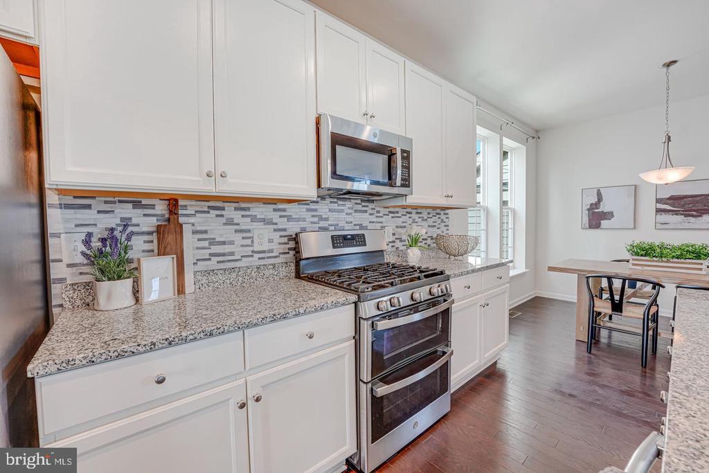 317 FOXGLOVE WAY