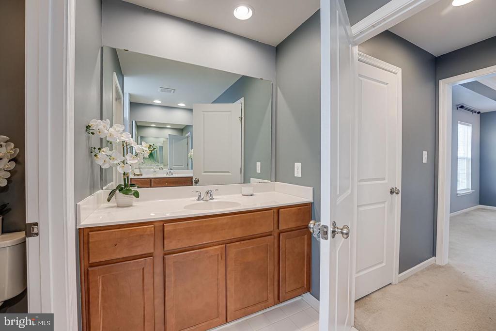317 FOXGLOVE WAY