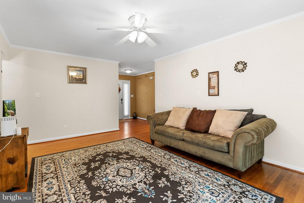 208 Greenspring Dr