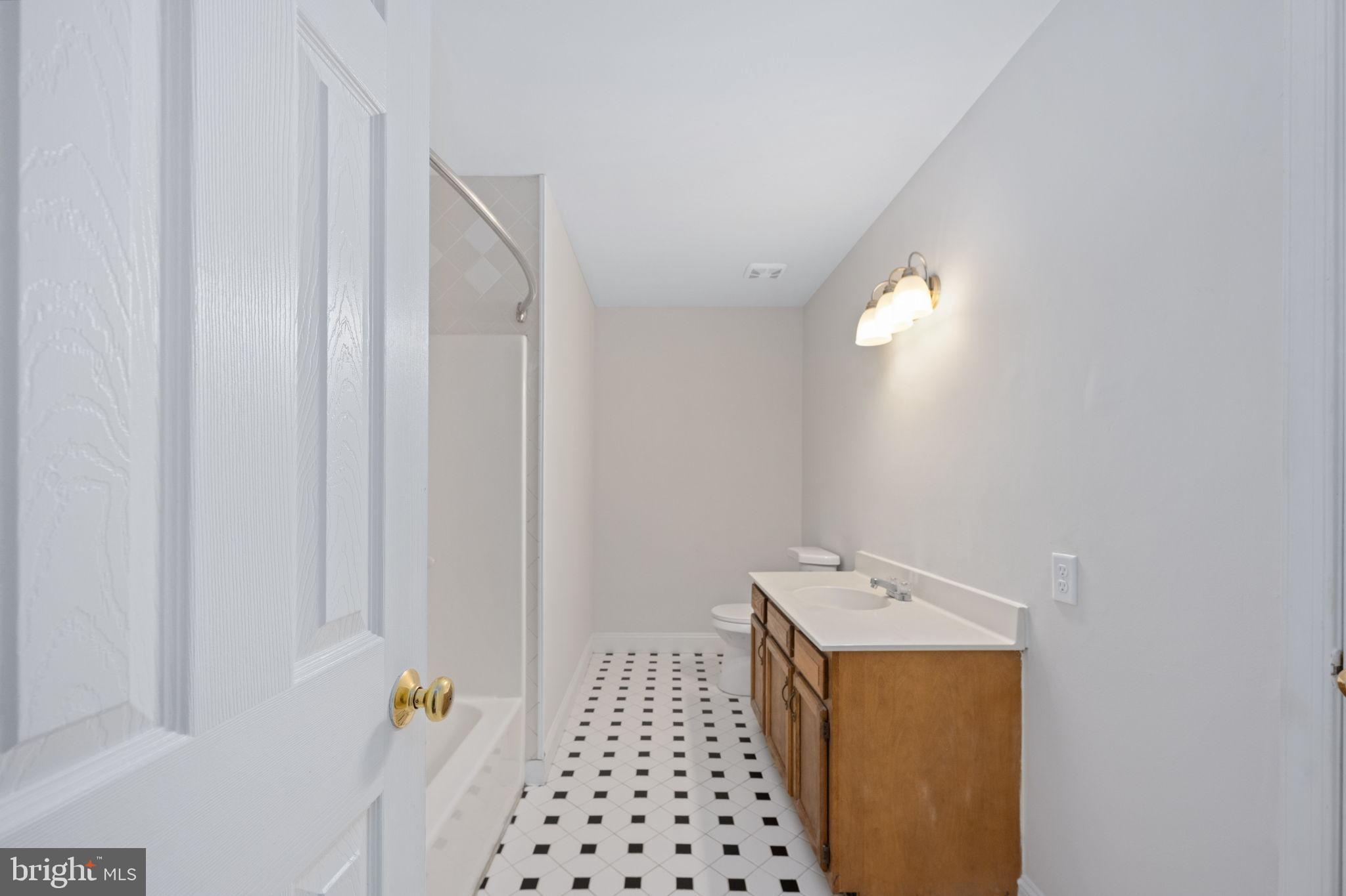 113 Powhatan Ct #105