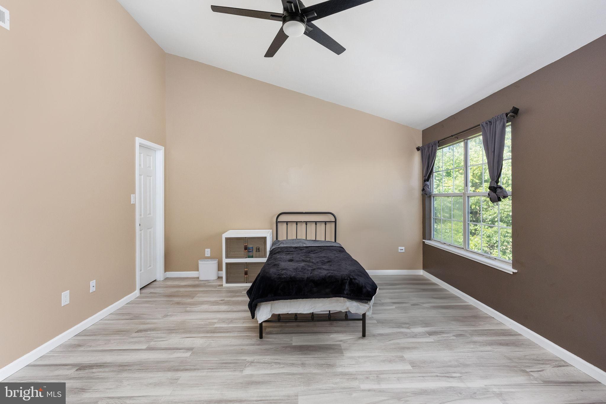 209 BACKRIDGE COURT
