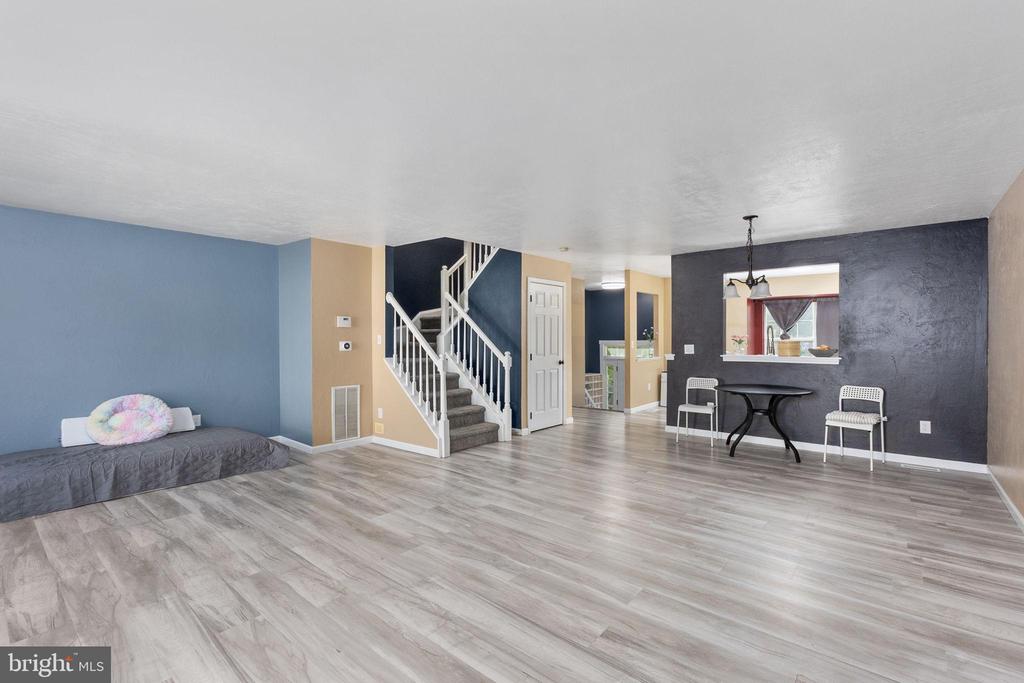 209 BACKRIDGE COURT