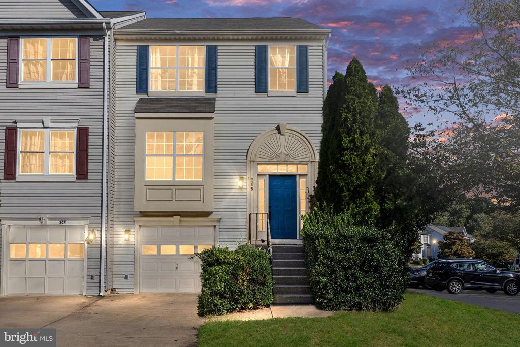209 BACKRIDGE COURT
