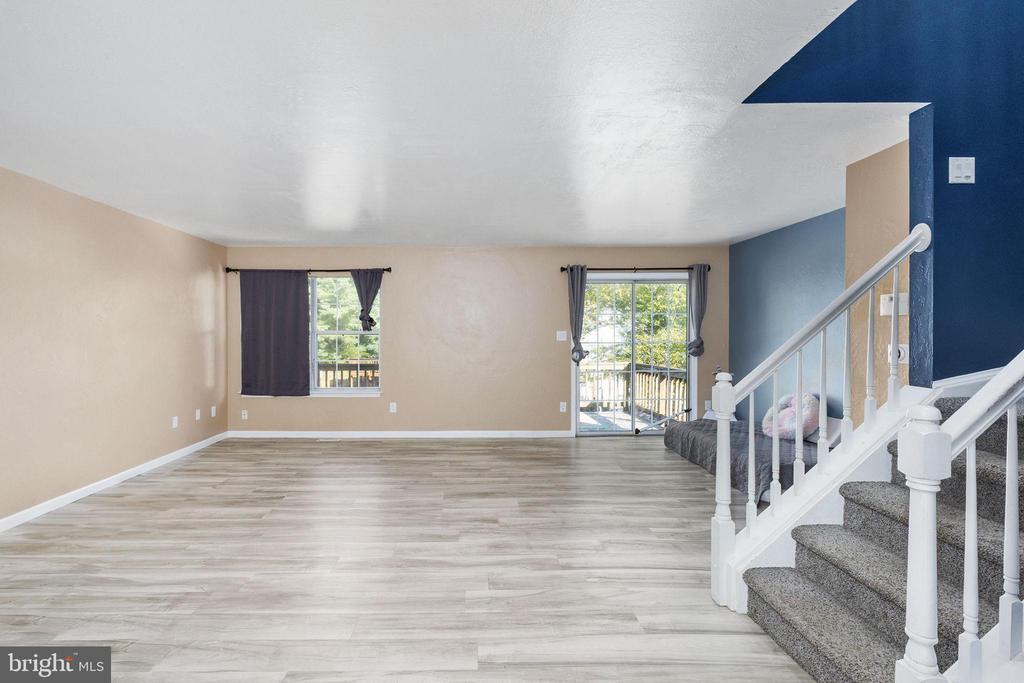 209 BACKRIDGE COURT