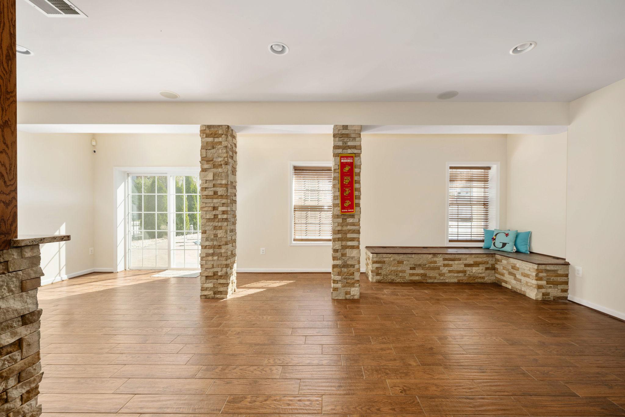 127 COACHMAN CIRCLE