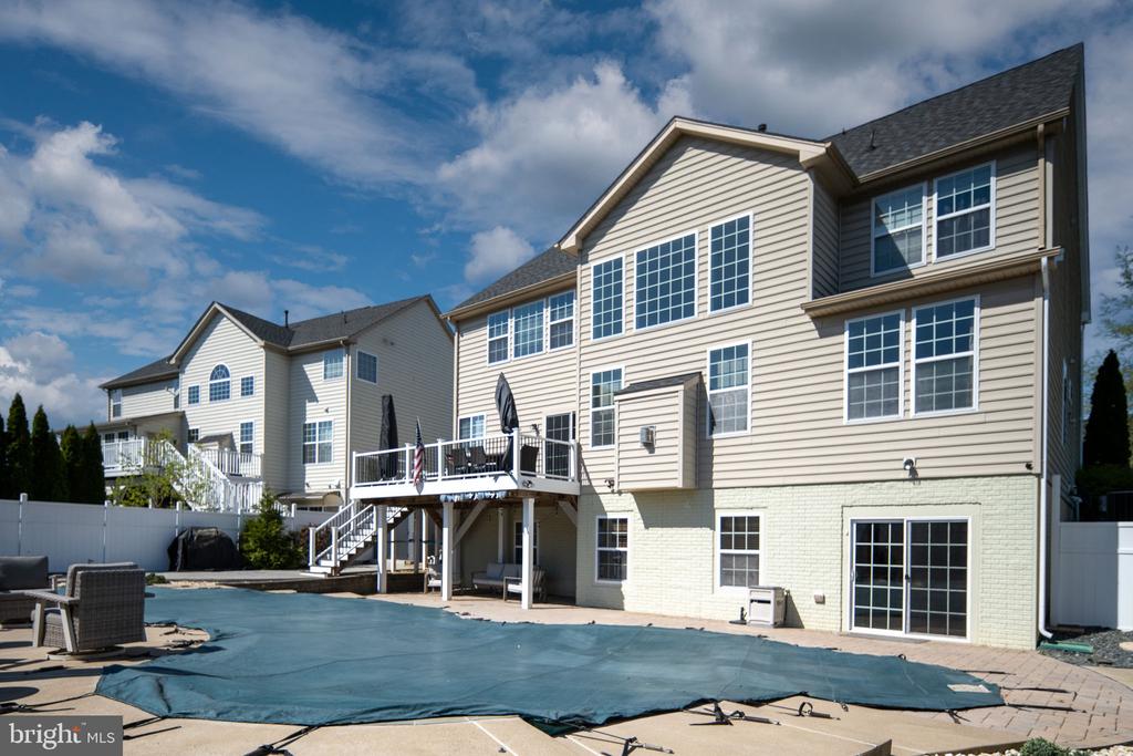 127 COACHMAN CIRCLE