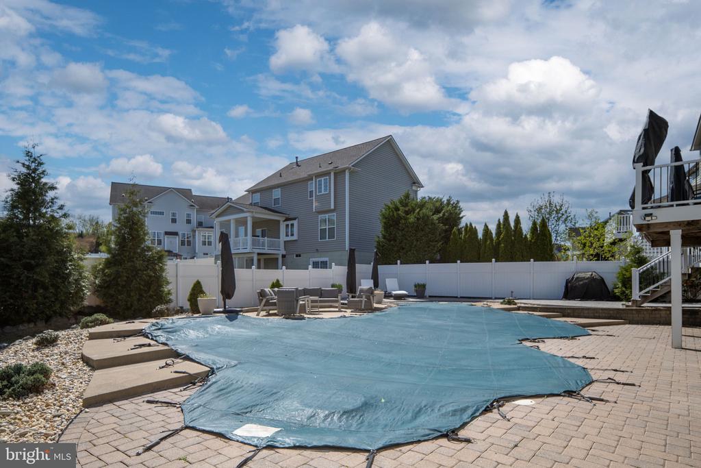 127 COACHMAN CIRCLE