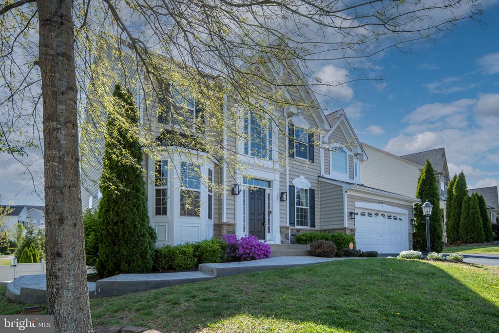 127 COACHMAN CIRCLE