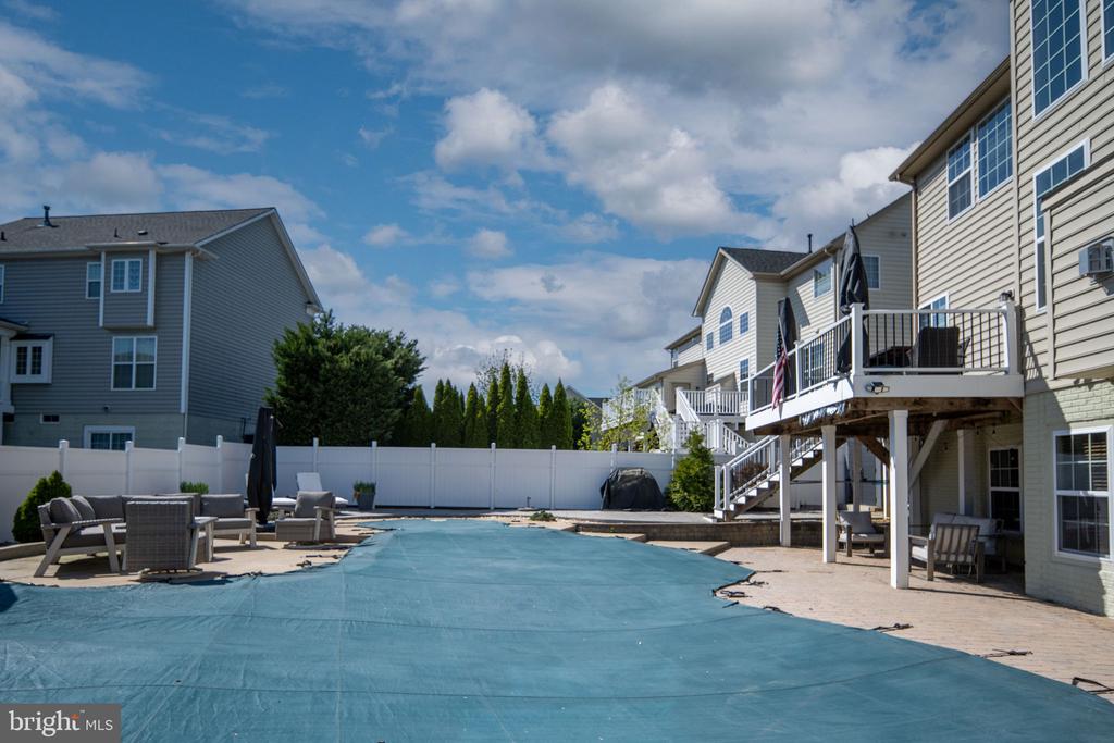 127 COACHMAN CIRCLE
