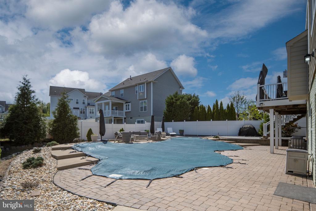 127 COACHMAN CIRCLE