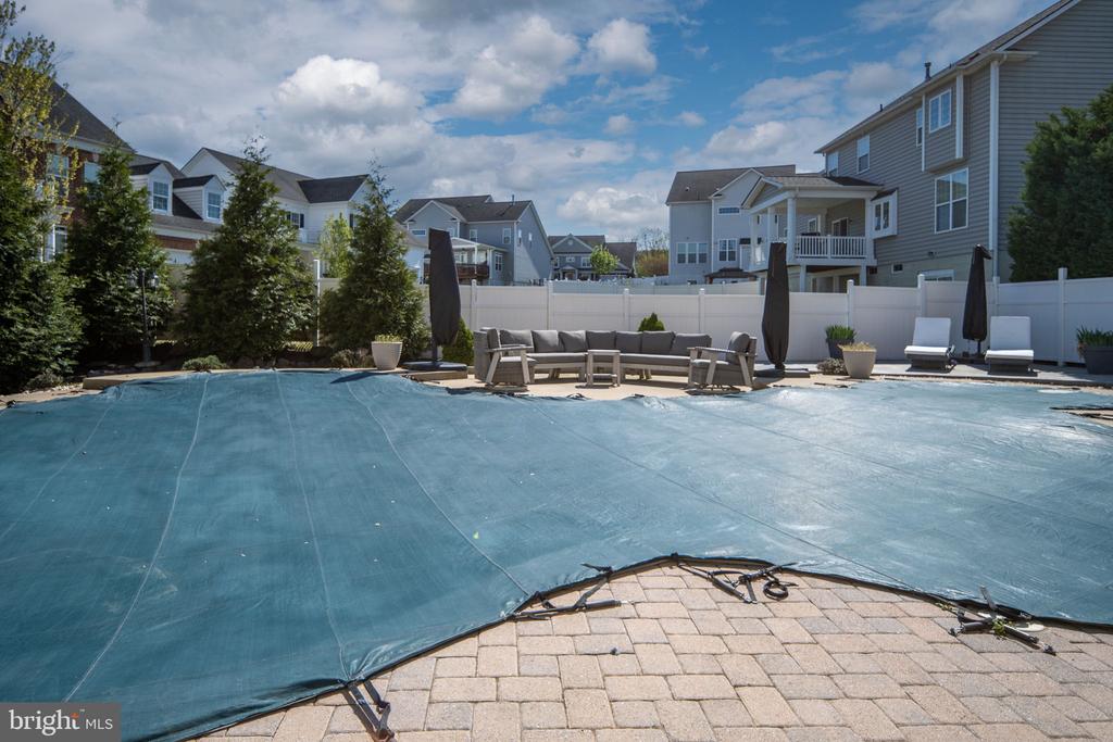 127 COACHMAN CIRCLE