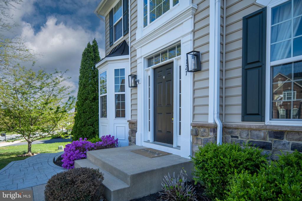 127 COACHMAN CIRCLE