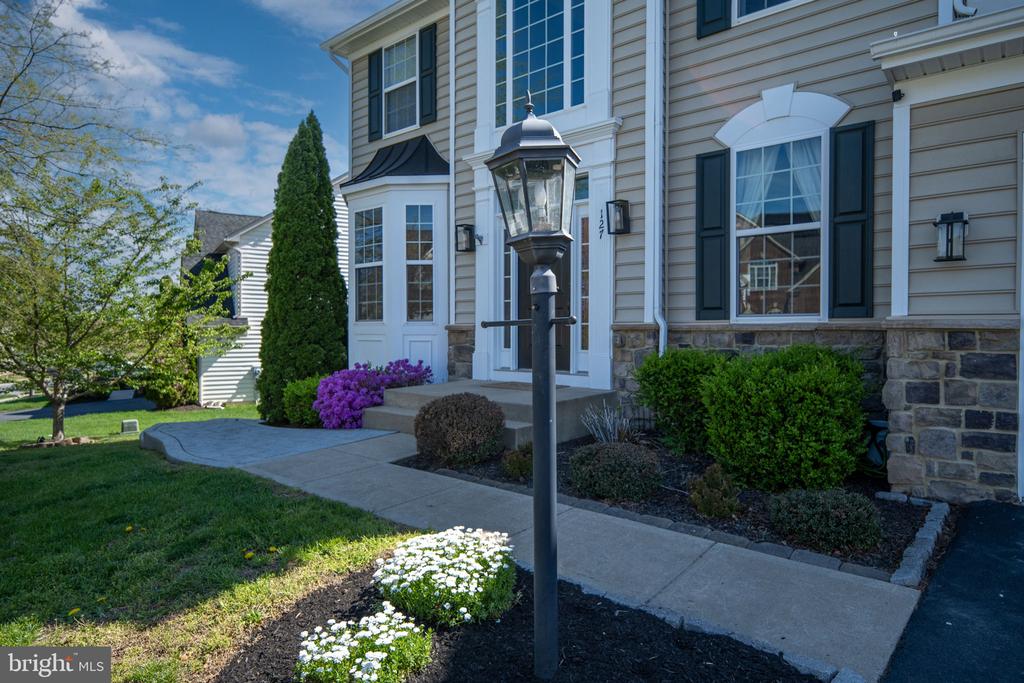 127 COACHMAN CIRCLE